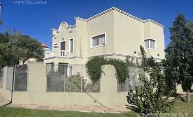 Casa en Venta - Amplio Parque y Pileta - Villa de Merlo