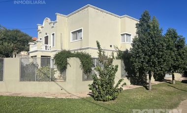 Casa en Venta - Amplio Parque y Pileta - Villa de Merlo