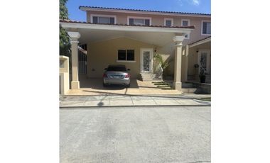 SE ALQUILA CASA PH VILLA TIVOLI BRISAS DEL GOLF  AMUEBLADA