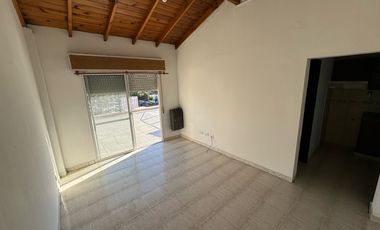Depto. 2 Amb. c/amplio balcón