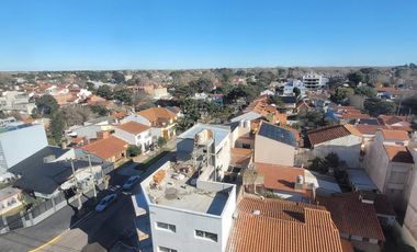 Departamento monoambiente en 7mo piso- Sarmiento 95