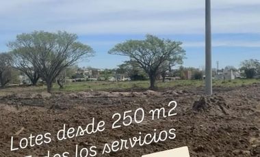 15 Lotes muy bien ubicados, con todos los servicios, para la venta.-