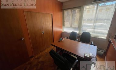 Oficina 70 m2  en Microcentro