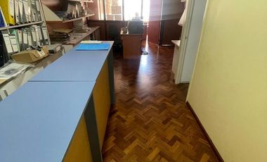 Oficina 70 m2  en Microcentro