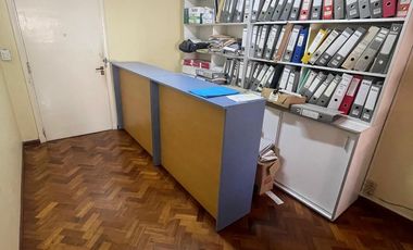 Oficina 70 m2  en Microcentro