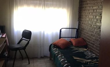 Casa en venta en Adrogue 3 ambientes con pileta