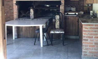 Casa en venta en Adrogue 3 ambientes con pileta