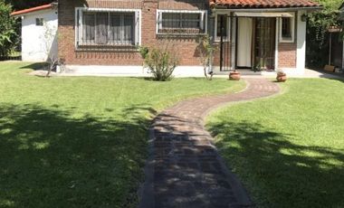 Casa en venta en Adrogue 3 ambientes con pileta