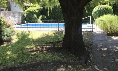 Casa en venta en Adrogue 3 ambientes con pileta