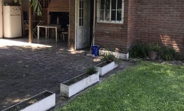 Casa en venta en Adrogue 3 ambientes con pileta