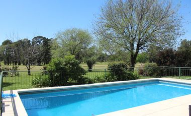 Venta , Alquiler Temporario. Casa  sobre el golf en  Golfers c.c