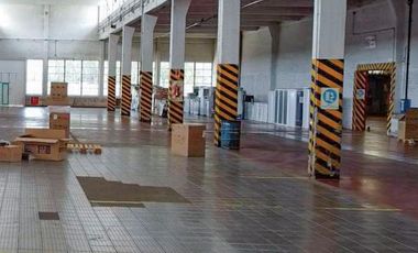 Depósito en Alquiler sobre la Av. Crovara