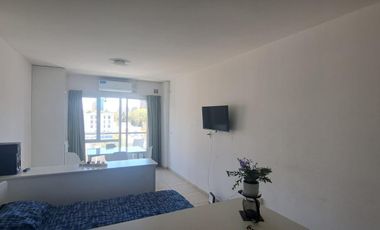 Alquiler | Monoambiente con balcón y cochera | Área Centro | Neuquén