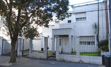 VENTA CASA 4 AMBIENTES EN OLIVOS