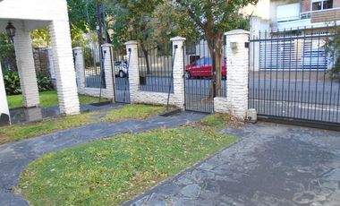 VENTA CASA 4 AMBIENTES EN OLIVOS