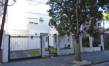 VENTA CASA 4 AMBIENTES EN OLIVOS