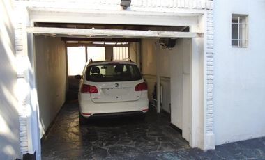 VENTA CASA 4 AMBIENTES EN OLIVOS