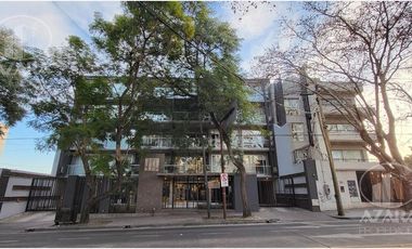 Vivi frente al Río en Olivos: Exclusivo Triplex de Categoría con 2 Cocheras y Amenities