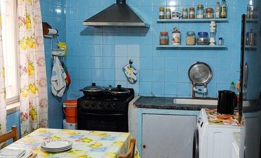 VENTA Casa a reciclar. Falucho N°15