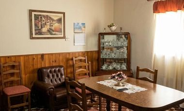 VENTA Casa a reciclar. Falucho N°15