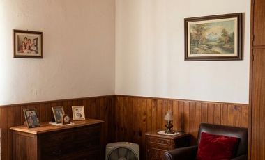 VENTA Casa a reciclar. Falucho N°15
