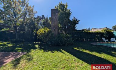 Casa en venta en Bella Vista con pileta