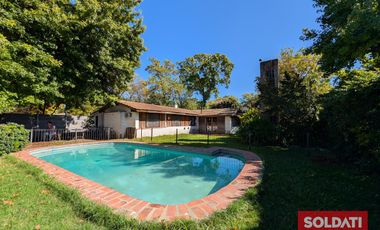 Casa en venta en Bella Vista con pileta