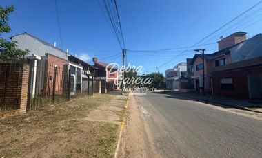 TERRENO MAR DE AJO 8 CUADRAS DEL MAR. TODOS LOS SERVICIOS.