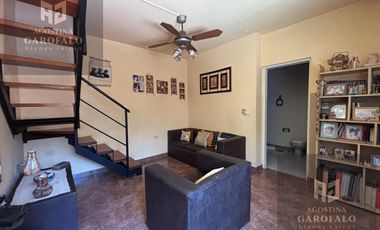 Casa multifamiliar, 6 ambientes, terraza propia, boedo