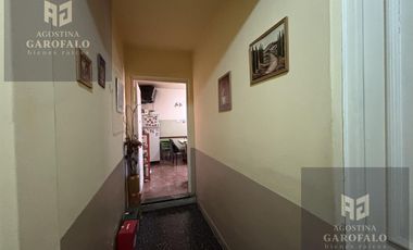 Casa multifamiliar, 6 ambientes, terraza propia, boedo