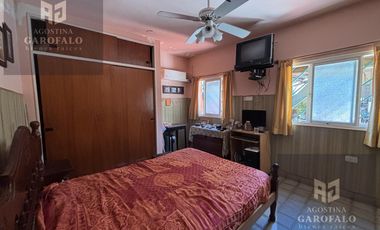 Casa multifamiliar, 6 ambientes, terraza propia, boedo