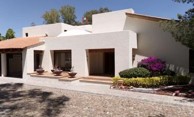 CASA EN VENTA DE UNA PLANTA EN TROJES DE KRISTAL, AGUASCALIENTES