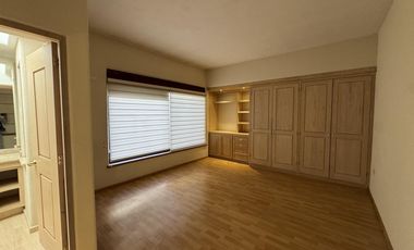 CASA EN VENTA DE UNA PLANTA EN TROJES DE KRISTAL, AGUASCALIENTES