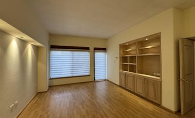 CASA EN VENTA DE UNA PLANTA EN TROJES DE KRISTAL, AGUASCALIENTES