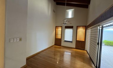 CASA EN VENTA DE UNA PLANTA EN TROJES DE KRISTAL, AGUASCALIENTES