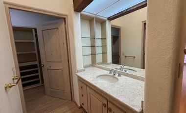 CASA EN VENTA DE UNA PLANTA EN TROJES DE KRISTAL, AGUASCALIENTES