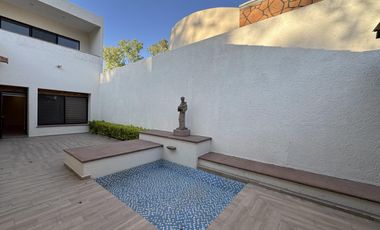 CASA EN VENTA DE UNA PLANTA EN TROJES DE KRISTAL, AGUASCALIENTES