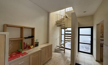 CASA EN VENTA DE UNA PLANTA EN TROJES DE KRISTAL, AGUASCALIENTES