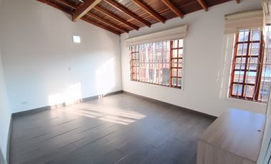 Casa Urbana Cota ARRIENDO $ 4.000.000
