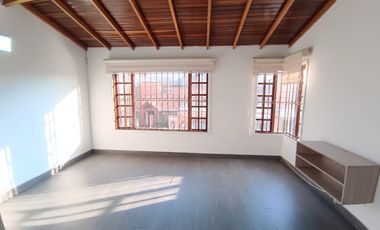 Casa Urbana Cota ARRIENDO $ 4.000.000