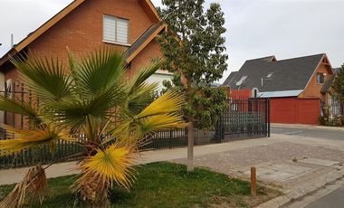 Casa en Arriendo en VALLE LO CASTILLO