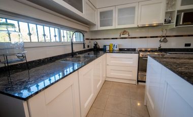 IMPECABLE CASA EN ARROYO LEYES