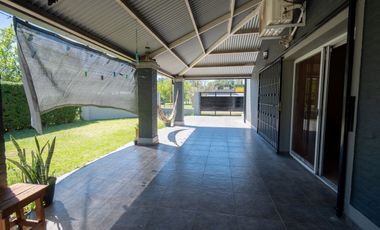IMPECABLE CASA EN ARROYO LEYES