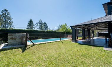 IMPECABLE CASA EN ARROYO LEYES