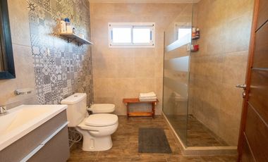 IMPECABLE CASA EN ARROYO LEYES