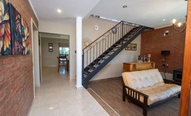 IMPECABLE CASA EN ARROYO LEYES