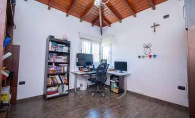 IMPECABLE CASA EN ARROYO LEYES