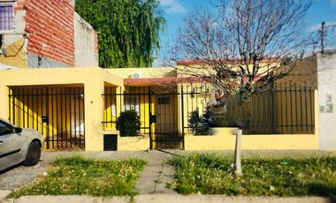 VENTA OPORTUNIDAD!! CASA 4 AMBIENTES MORON