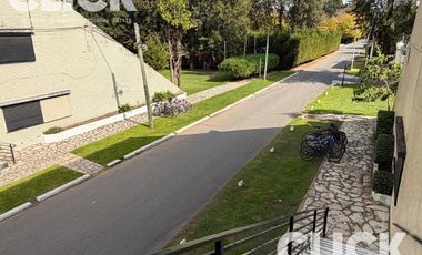 Departamento 3 ambientes en venta con cochera en Country El Venado I