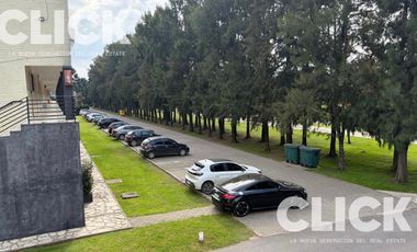 Departamento 3 ambientes en venta con cochera en Country El Venado I